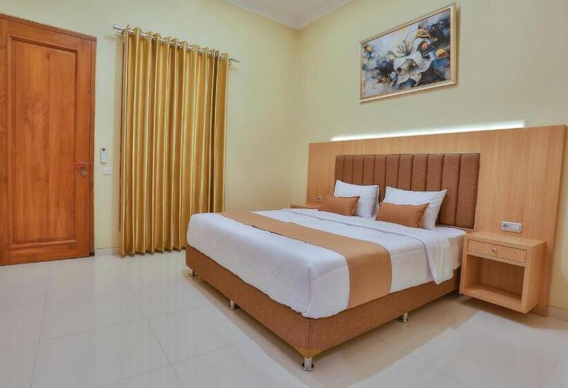 Номер Deluxe, The Horizontal Hotel Pacitan