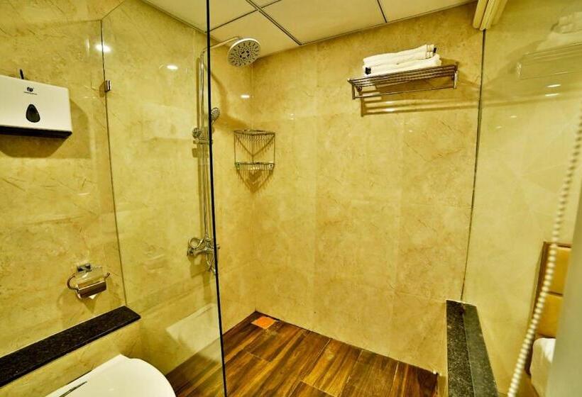 اتاق لوکس, Kings Heritage Surat