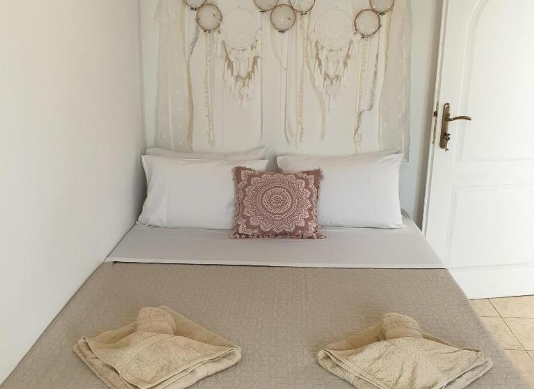 آپارتمان 1 خوابه همکف, Sagma Central Rooms
