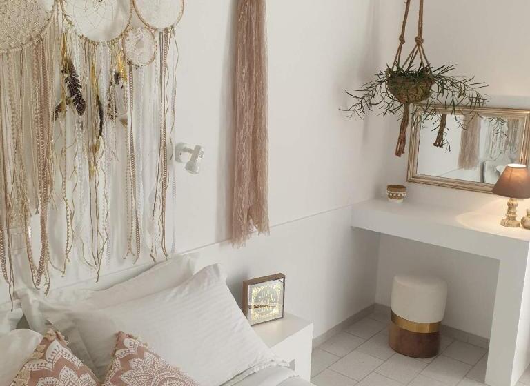 اتاق استاندارد سه تخته با چشم‌انداز استخر, Sagma Central Rooms