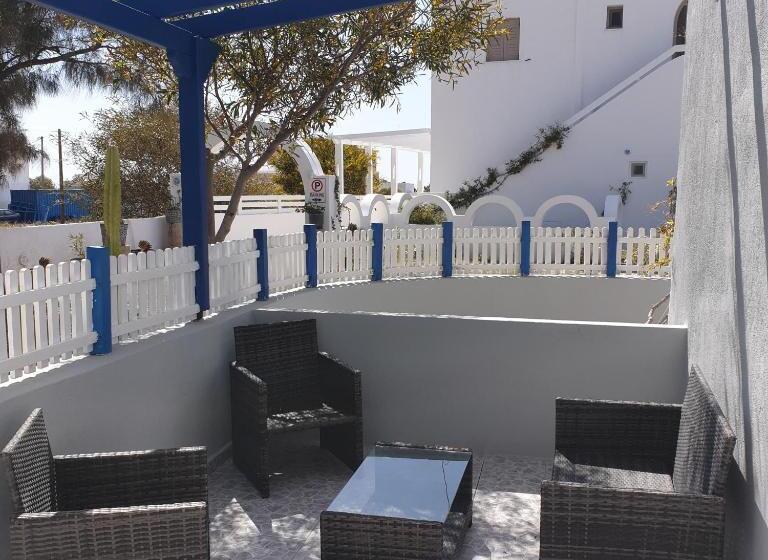 آپارتمان 1 خوابه همکف, Sagma Central Rooms