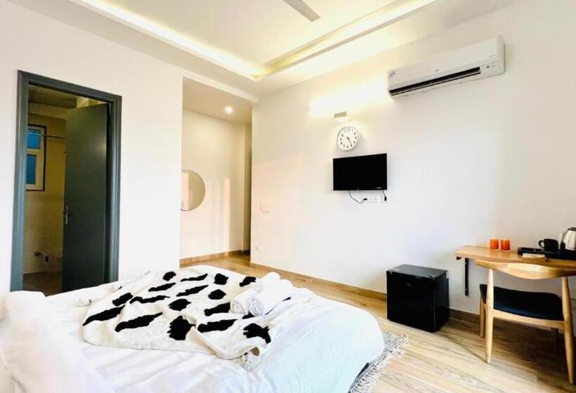 اتاق لوکس با بالکن, Zen Medicity   Hotel & Serviced Apartments Gurgaon