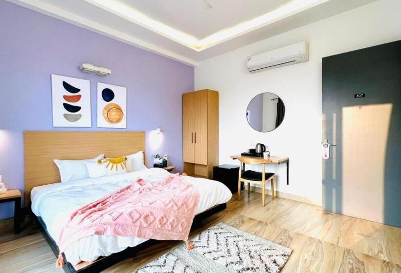 اتاق لوکس با بالکن, Zen Medicity   Hotel & Serviced Apartments Gurgaon