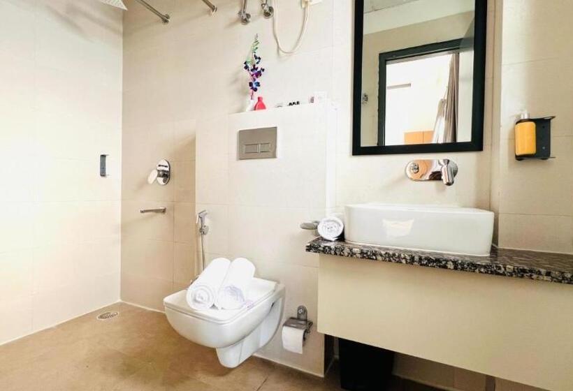 اتاق لوکس با بالکن, Zen Medicity   Hotel & Serviced Apartments Gurgaon