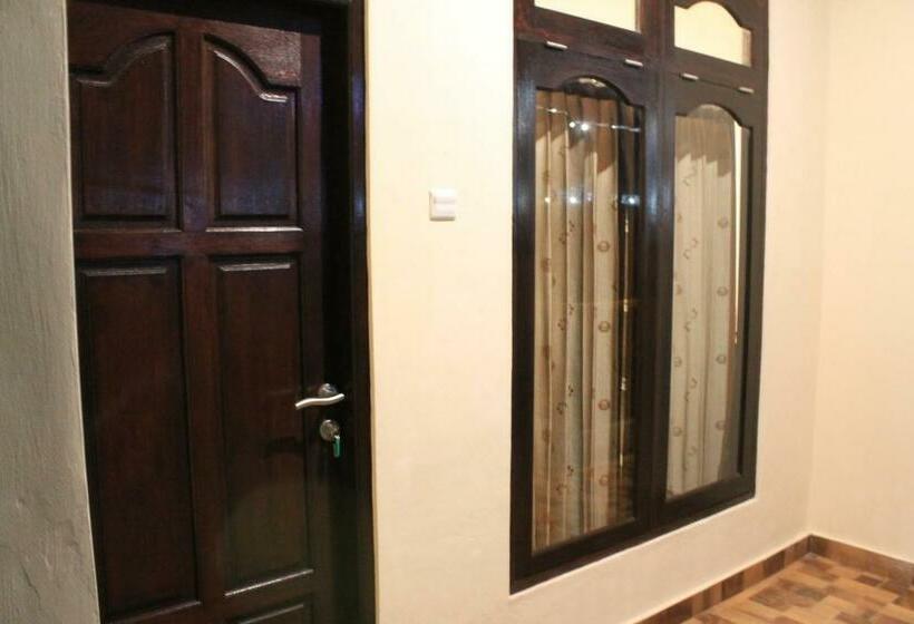 Номер Стандарт с Балконом, Chillin Kuta Homestay