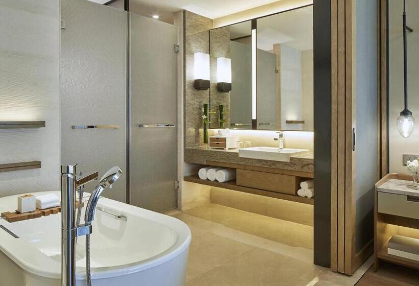 キングサイズベッドのデラックスルーム, Hangzhou Marriott Hotel Qianjiang
