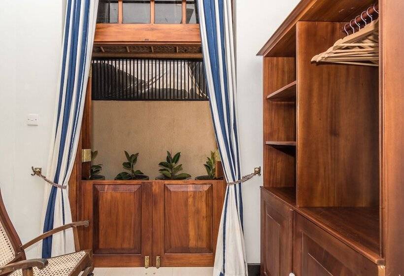 Quarto Estandar, The Entrance Galle Fort