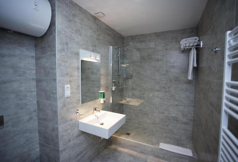 اتاق سه نفره دلوکس با چشم‌انداز دریا, Aparthotel Tangerine