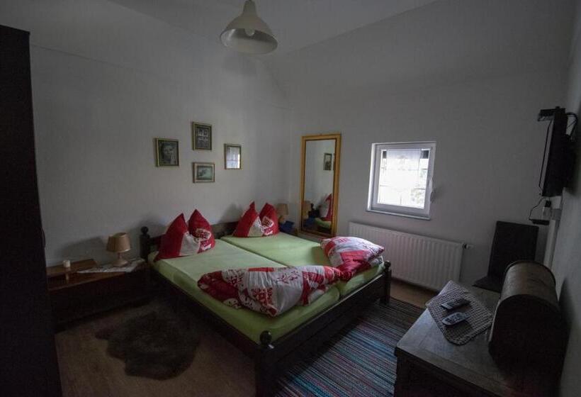 اتاق استاندارد با سرویس بهداشتی مشترک, Holiday Park Hajducka Cesma