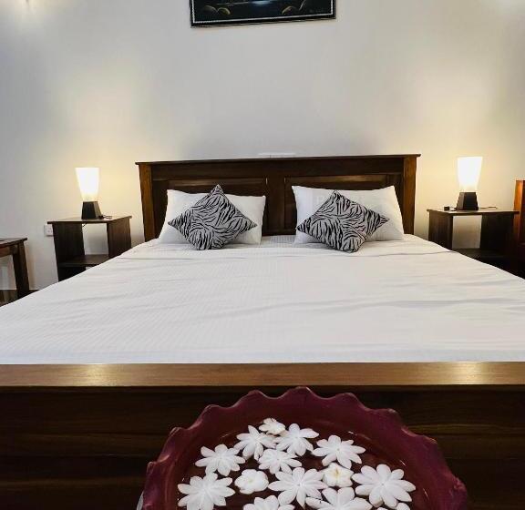اتاق لوکس با بالکن, Sunrise Oasis Retreat