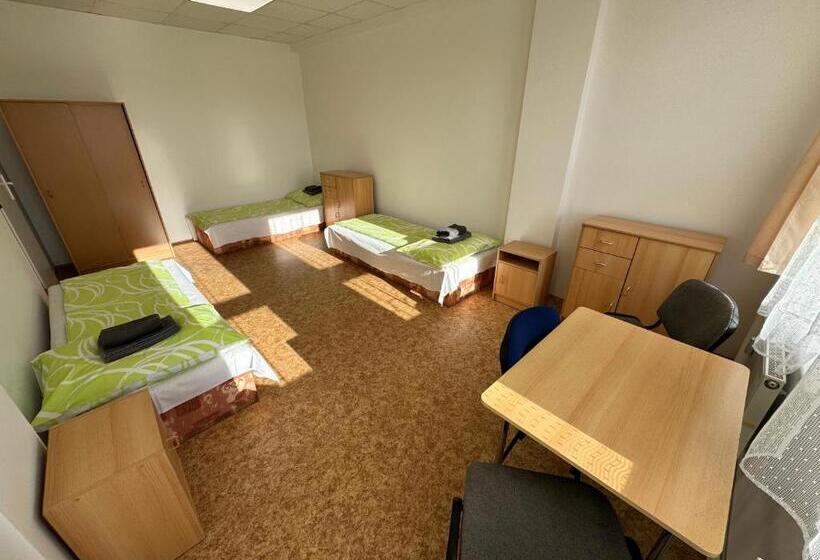 דירת חדר, D8 Apartmány