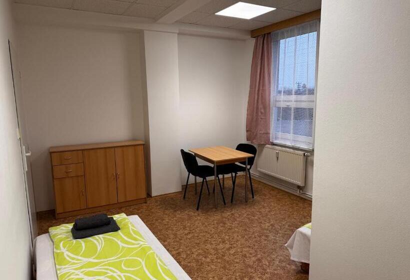 Номер Economy, D8 Apartmány
