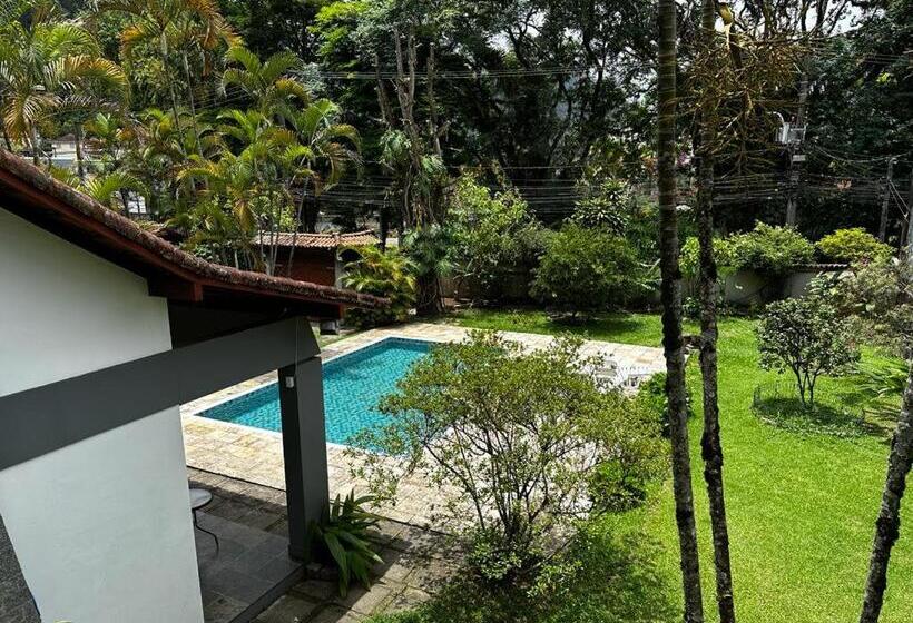 Quarto Familiar, Village Hostel