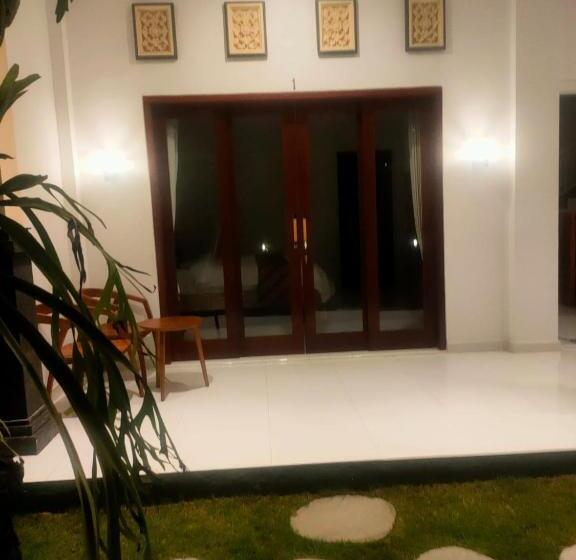 디럭스 룸, Gandhi Guest House