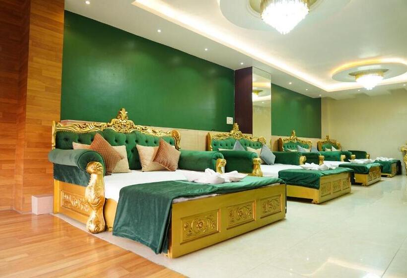 اتاق سوپریور خانوادگی, Maharaja Dormitory