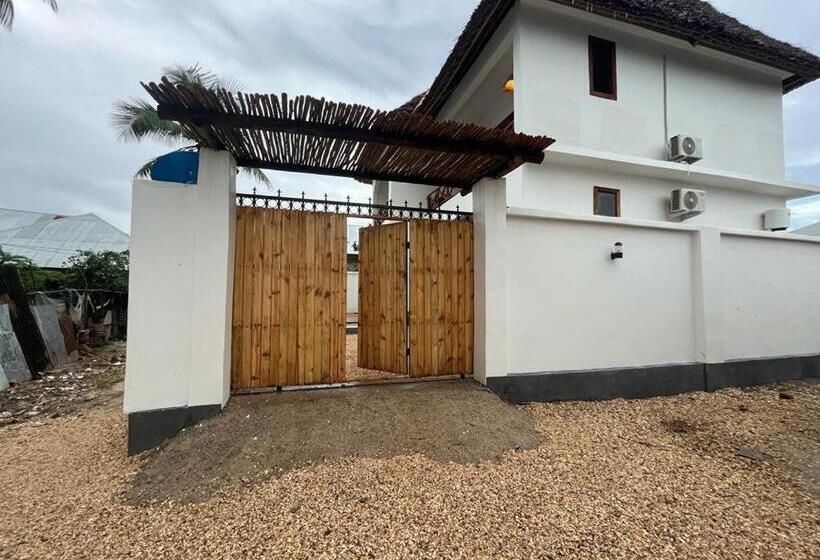 Люкс Deluxe Вид на Море, Villa Tangawizi Kendwa
