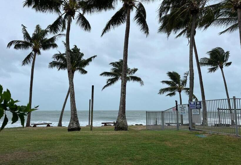 Студия Стандарт Вид на Море, Indulge Beachfront At Dolphin Heads Resort   Lousha Bach