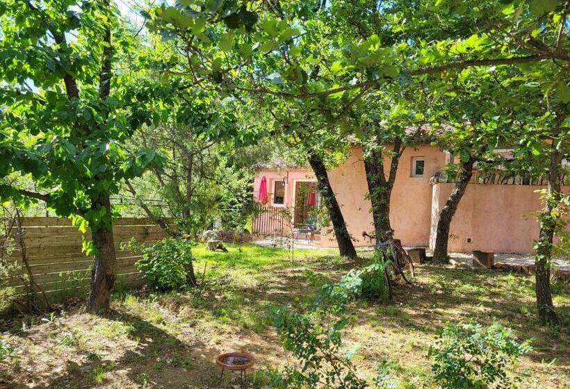 Номер Стандарт с Террасой, Studios Et Chambre La Sauvasse