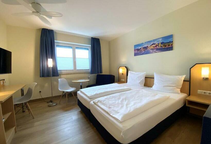 Номер Стандарт, Am Wiesenweg L 24h Check In