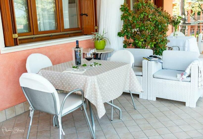 Standard Studio, Residence Oasi