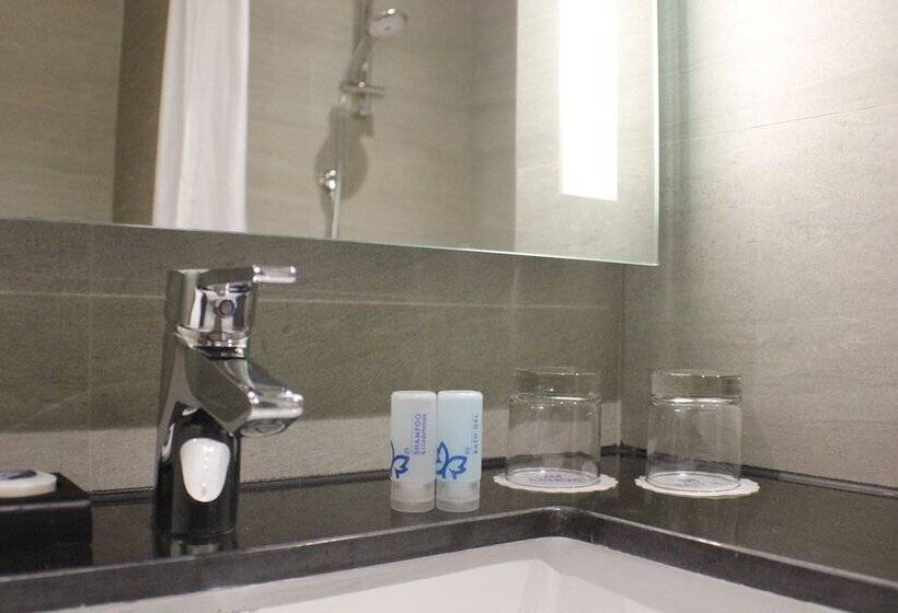 Люкс, Batiqa Hotel Lampung