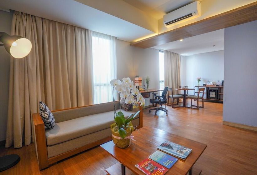 Люкс, Batiqa Hotel Lampung