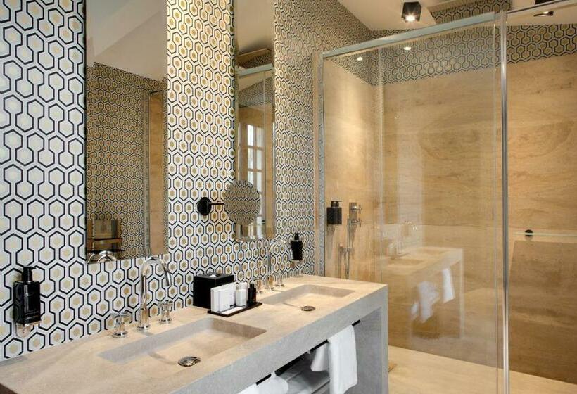 سوییت, Boutique Hôtel Des Remparts & Spa