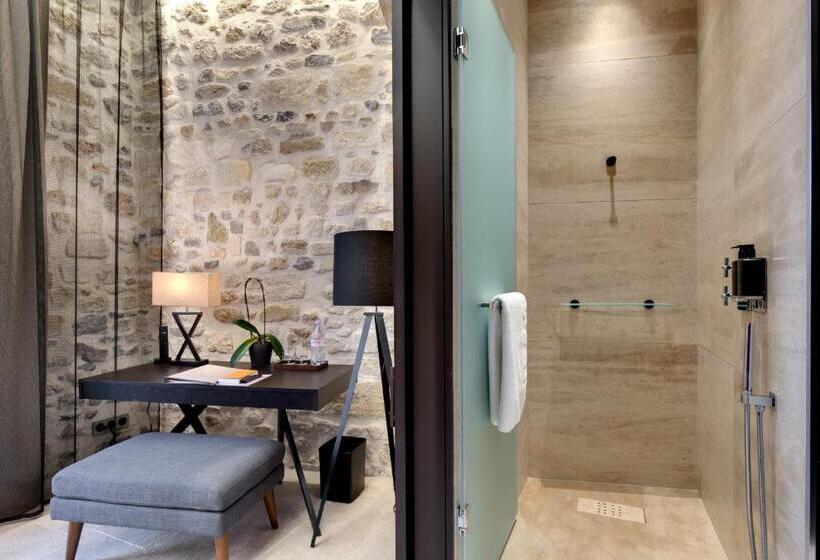 اتاق لوکس, Boutique Hôtel Des Remparts & Spa