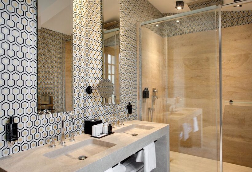 سوییت, Boutique Hôtel Des Remparts & Spa