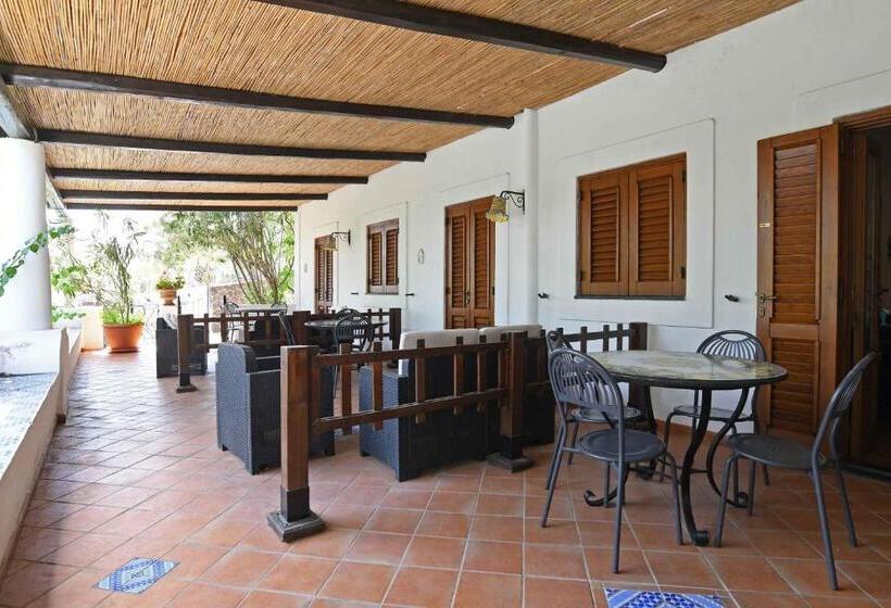 استودیوی استاندارد, Pedra Residence