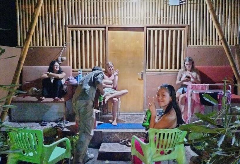 Кровать в Общей Комнате, Fantastic Bnb