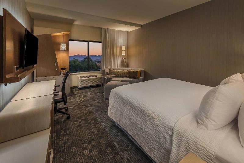 اتاق استاندارد با چشم‌انداز رودخانه, Courtyard By Marriott Reno Downtown/riverfront