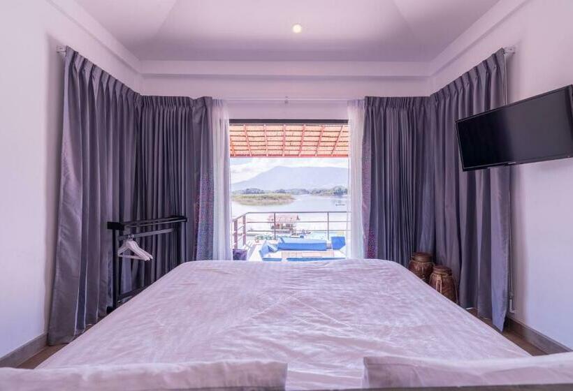 Бунгало Superior, The Sanctuary Nam Ngum Beach Resort