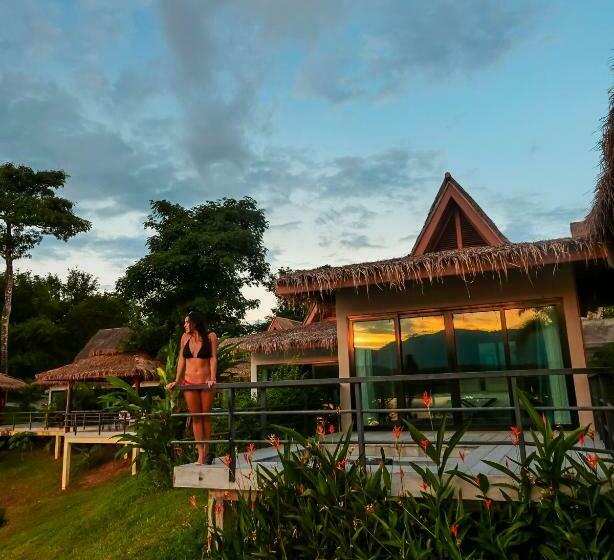 Бунгало Deluxe, The Sanctuary Nam Ngum Beach Resort