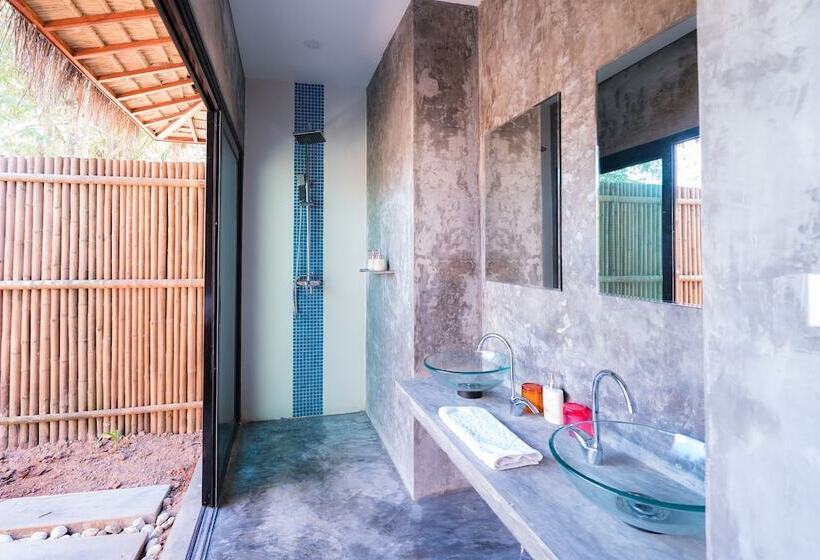Бунгало Deluxe, The Sanctuary Nam Ngum Beach Resort