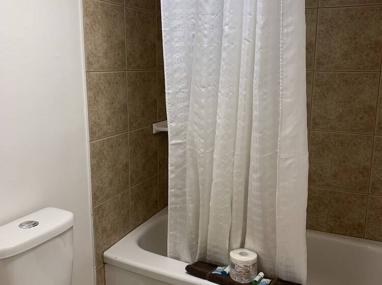 Номер Стандарт, Westport Inn
