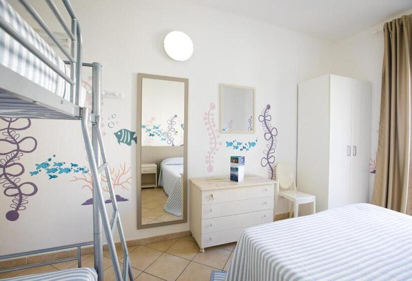 اتاق استاندارد چهار تخته, Muma Hostel
