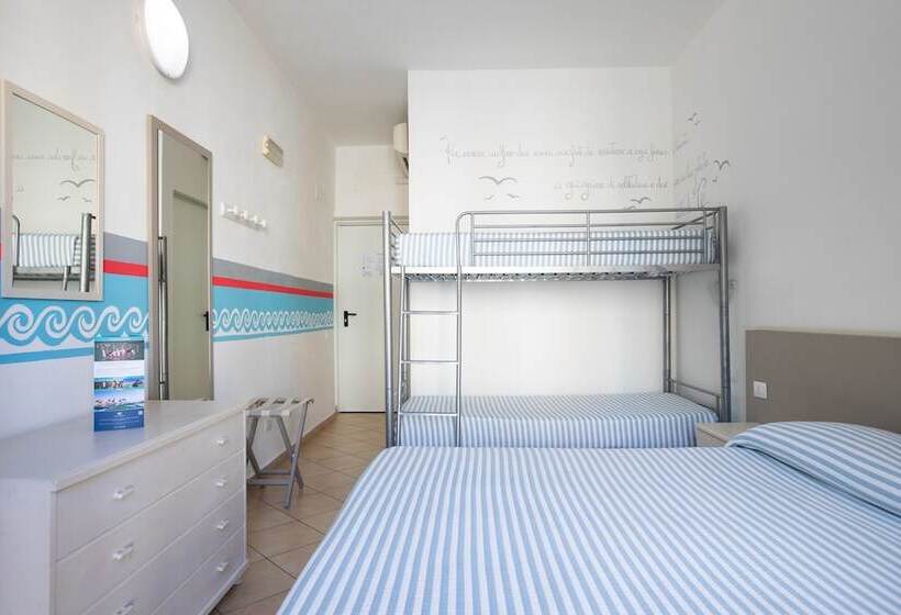 اتاق استاندارد چهار تخته, Muma Hostel