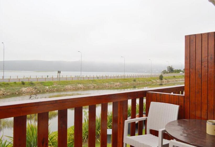 Номер Deluxe с Балконом, On The Estuary