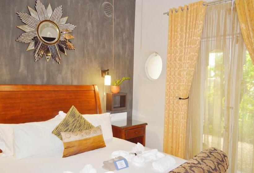 Family Suite, On The Estuary