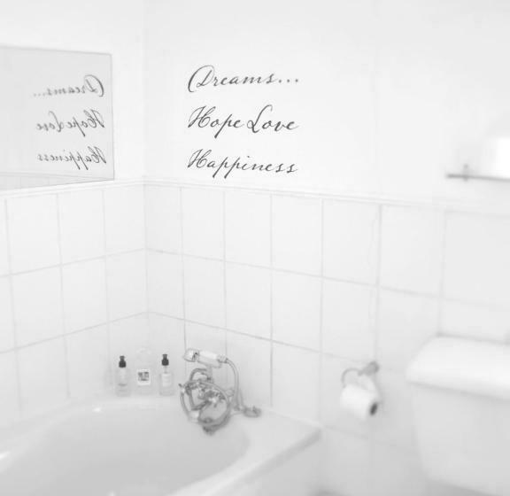 Номер Стандарт, The Lighthouse Guesthouse