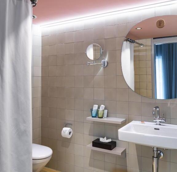 استودیوی استاندارد, Placid Hotel Design & Lifestyle Zurich