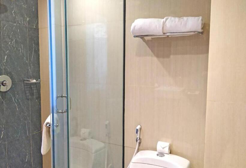 디럭스 룸 도시 전망, Swiss Belhotel Makassar