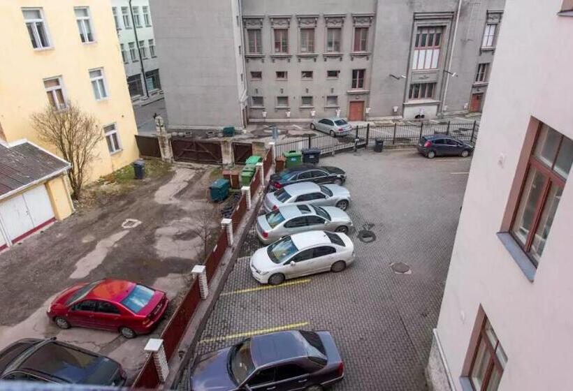 استودیو خانوادگی, Tallinn City Apartments Harju Residence