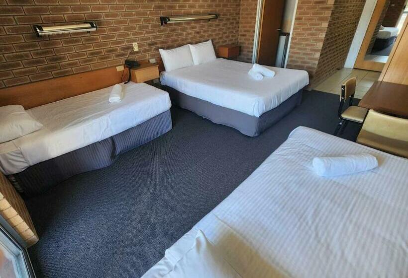 Номер Стандарт Трехместный, Corowa Golf Club Motel