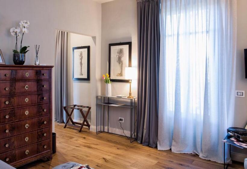 带露台的小型套房, Villa Fontana Relais Suite & Spa
