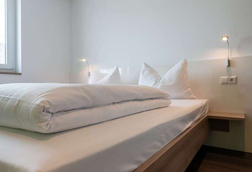 Номер Стандарт, A2 Hotels Denkendorf   Airport & Messe