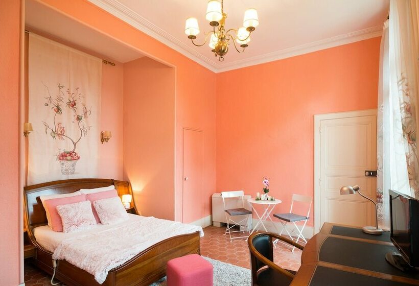 اتاق استاندارد با چشم‌انداز دریا, B&b Le Logis Du Mas