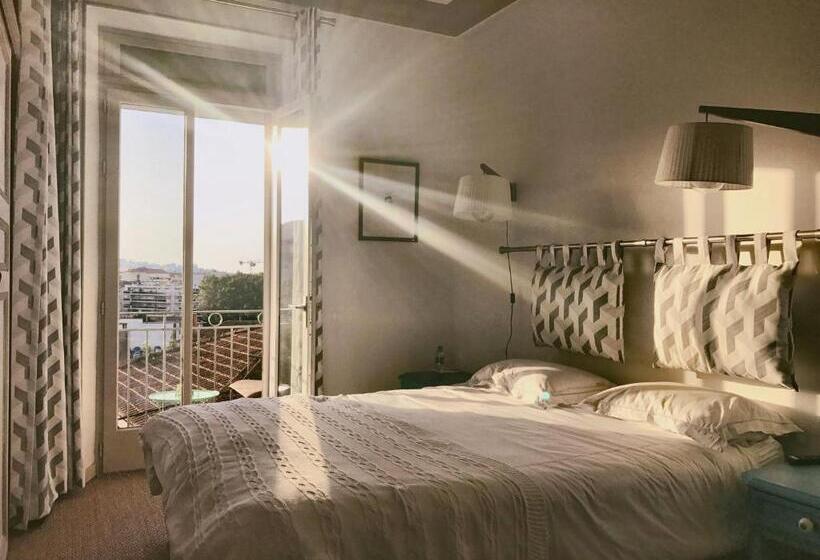 غرفة قياسية مزوَّدة بشُرفة, B&b Villa Du Roc Fleuri