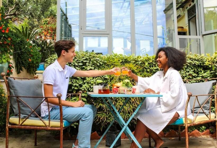غرفة قياسية ثلاثية مزودة بتراس, B&b Villa Du Roc Fleuri